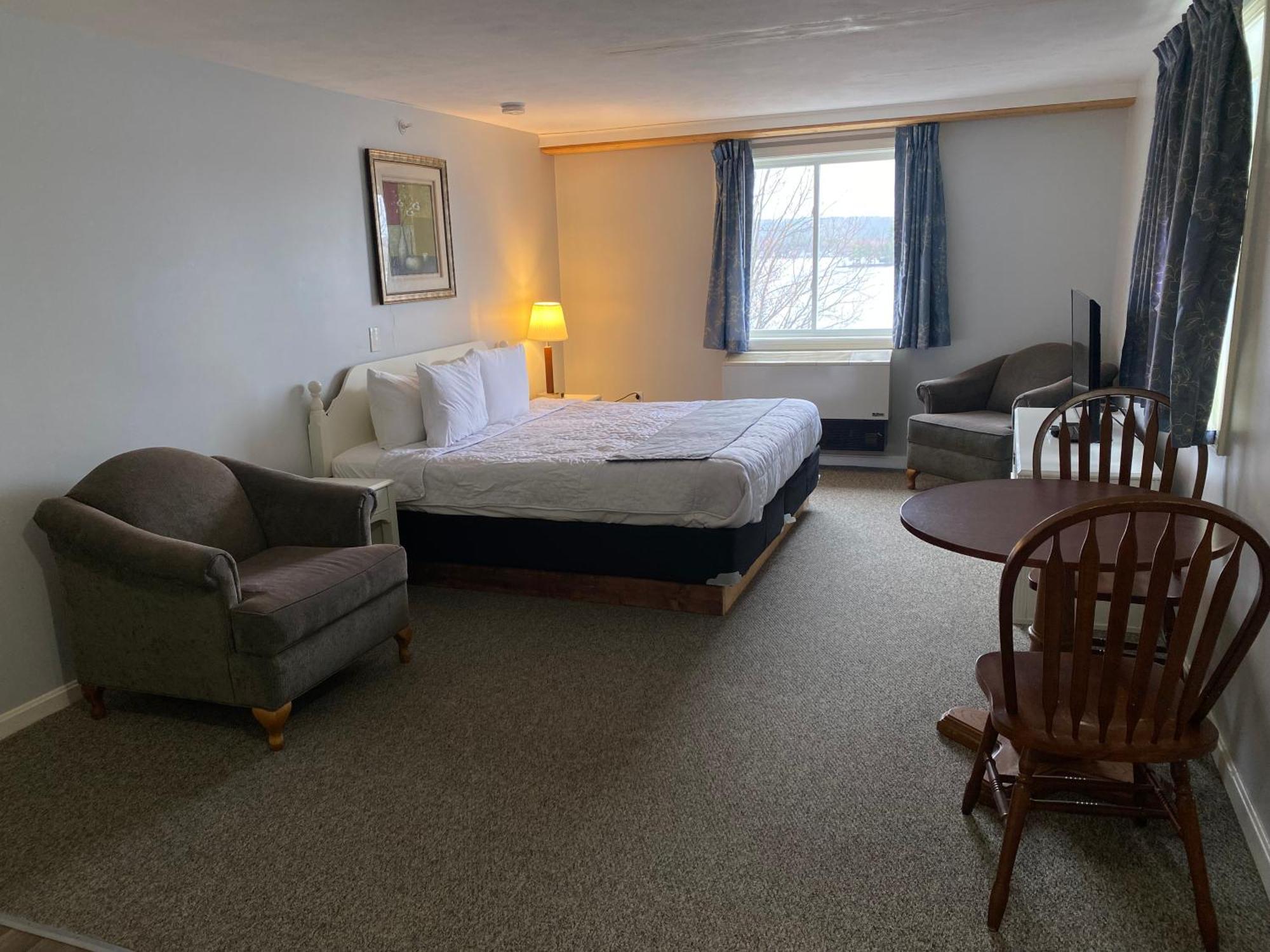 Winnisquam Lake Inn Tilton Exterior photo
