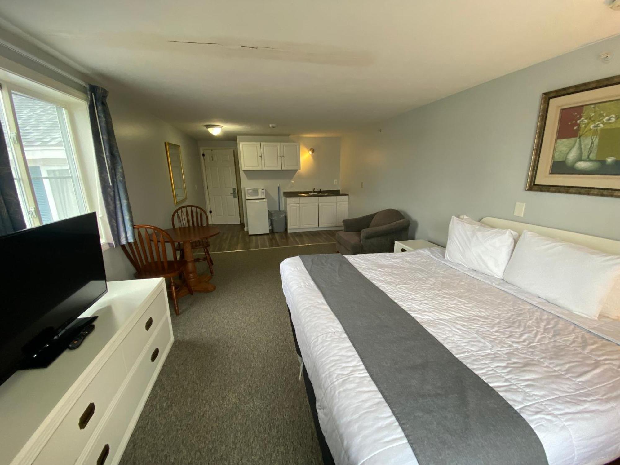 Winnisquam Lake Inn Tilton Exterior photo